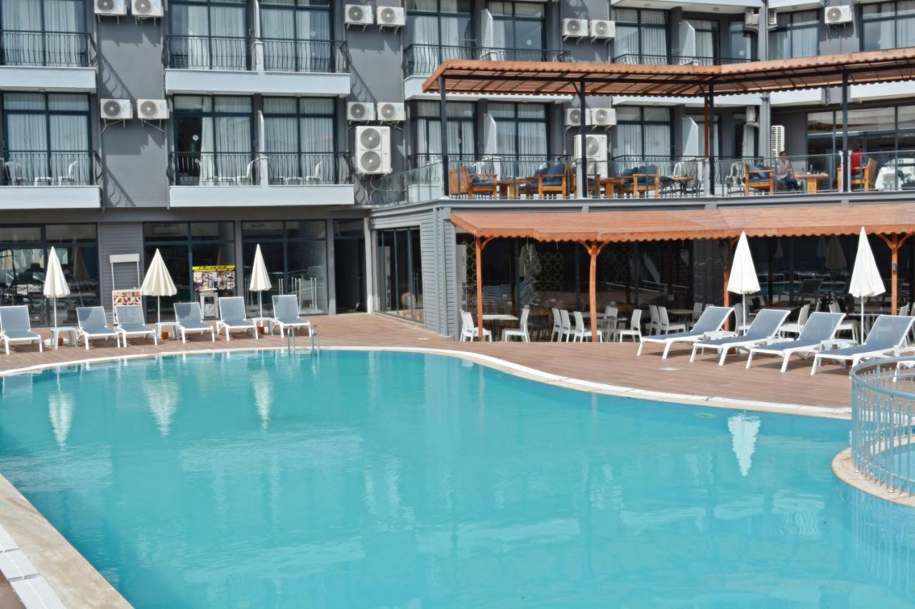 Clover Magic Park Side Hotel Exterior photo
