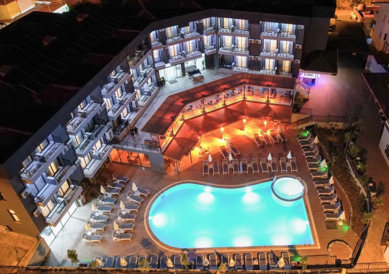 Clover Magic Park Side Hotel Exterior photo