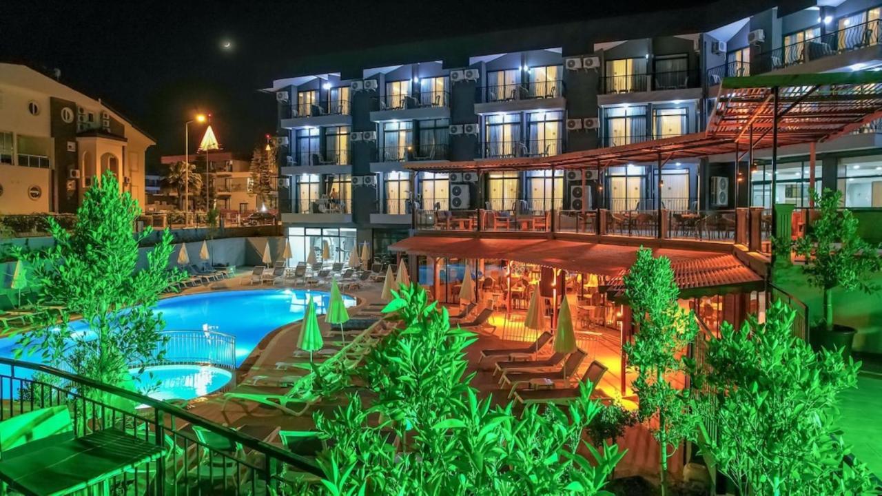 Clover Magic Park Side Hotel Exterior photo