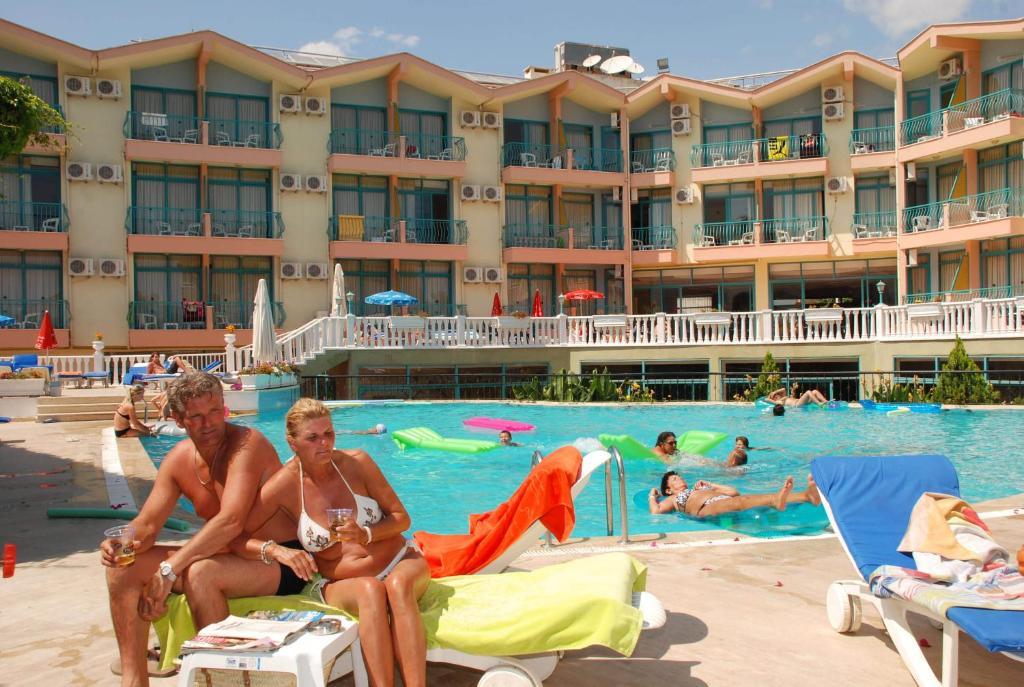 Clover Magic Park Side Hotel Exterior photo